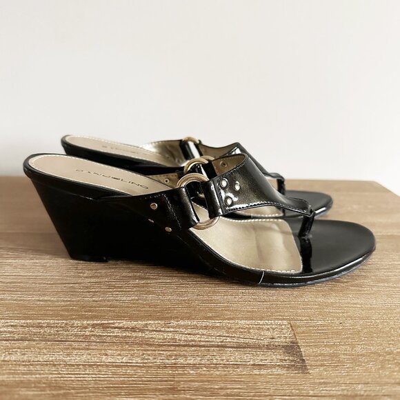 Black Shiny Thong Sandals Womens Size 8 Wedge Heel - Picture 1 of 8